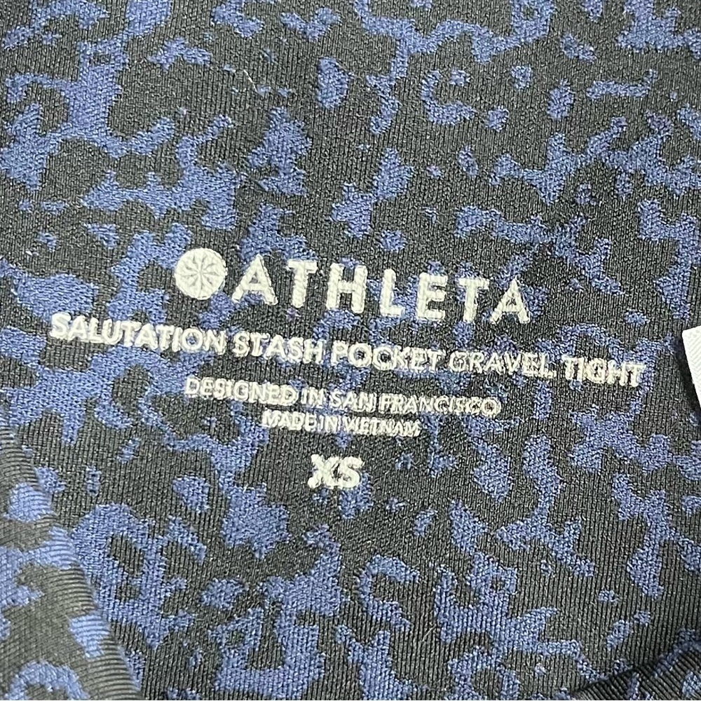 Athleta salutation stash pocket gravel tight - Picture 7 of 8
